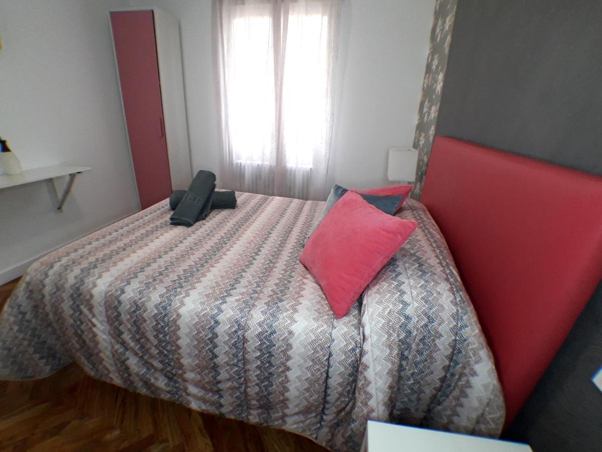 Alojamiento Turistico Miguel - Logroño Buitenkant foto